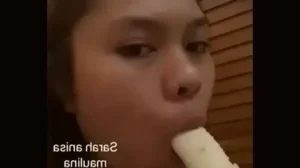 asian girl sucking banana for fun 1733340551